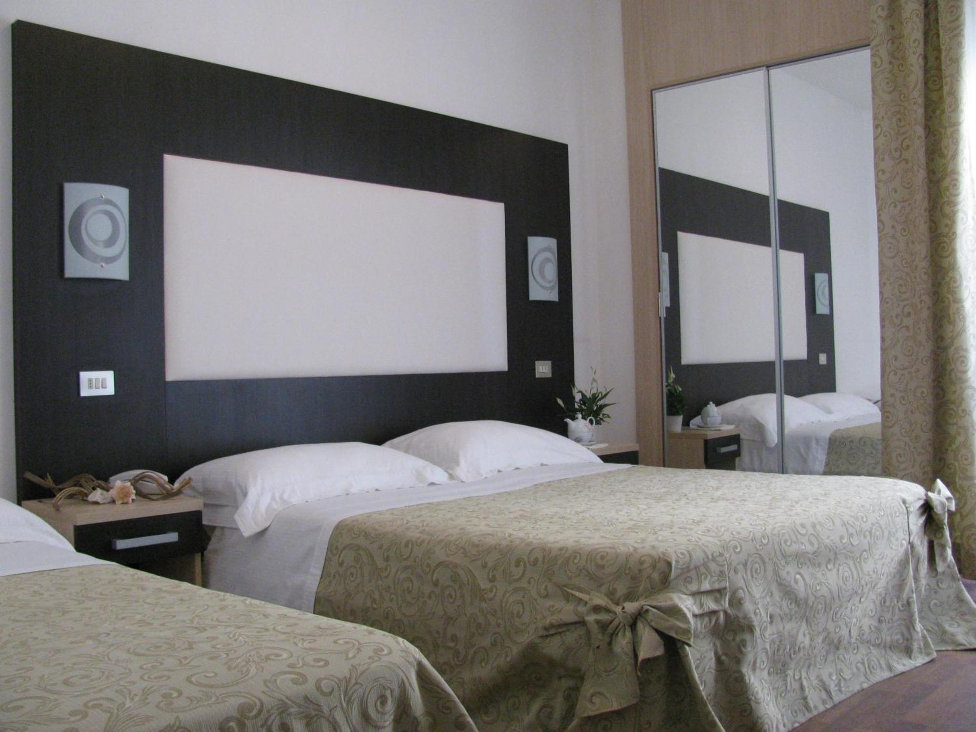 Hotel Baby B&B ميلانو ماريتيما المظهر الخارجي الصورة