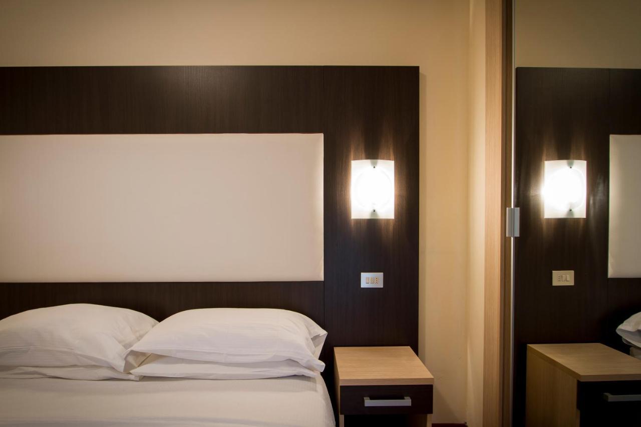 Hotel Baby B&B ميلانو ماريتيما المظهر الخارجي الصورة