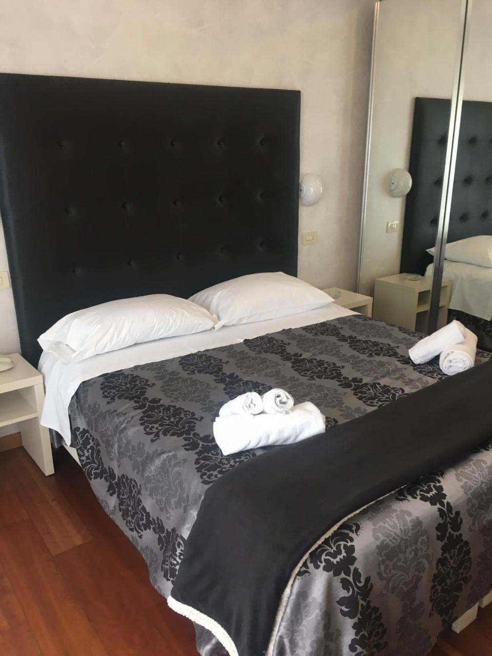 Hotel Baby B&B ميلانو ماريتيما المظهر الخارجي الصورة