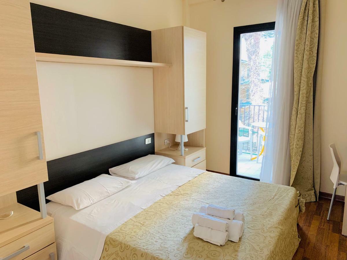 Hotel Baby B&B ميلانو ماريتيما المظهر الخارجي الصورة