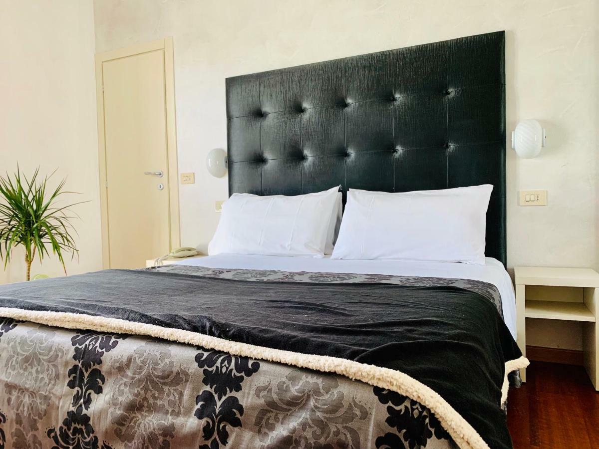 Hotel Baby B&B ميلانو ماريتيما المظهر الخارجي الصورة
