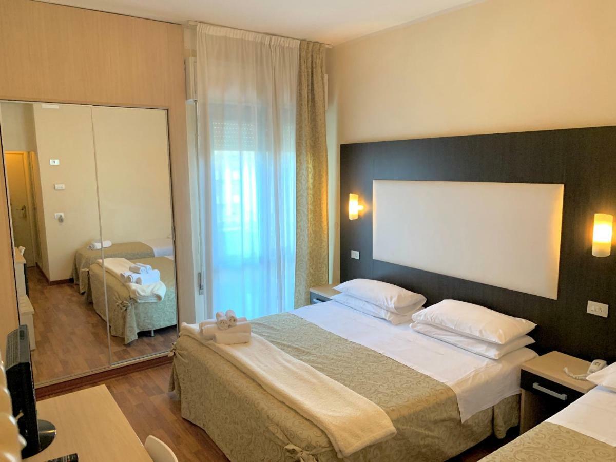 Hotel Baby B&B ميلانو ماريتيما المظهر الخارجي الصورة